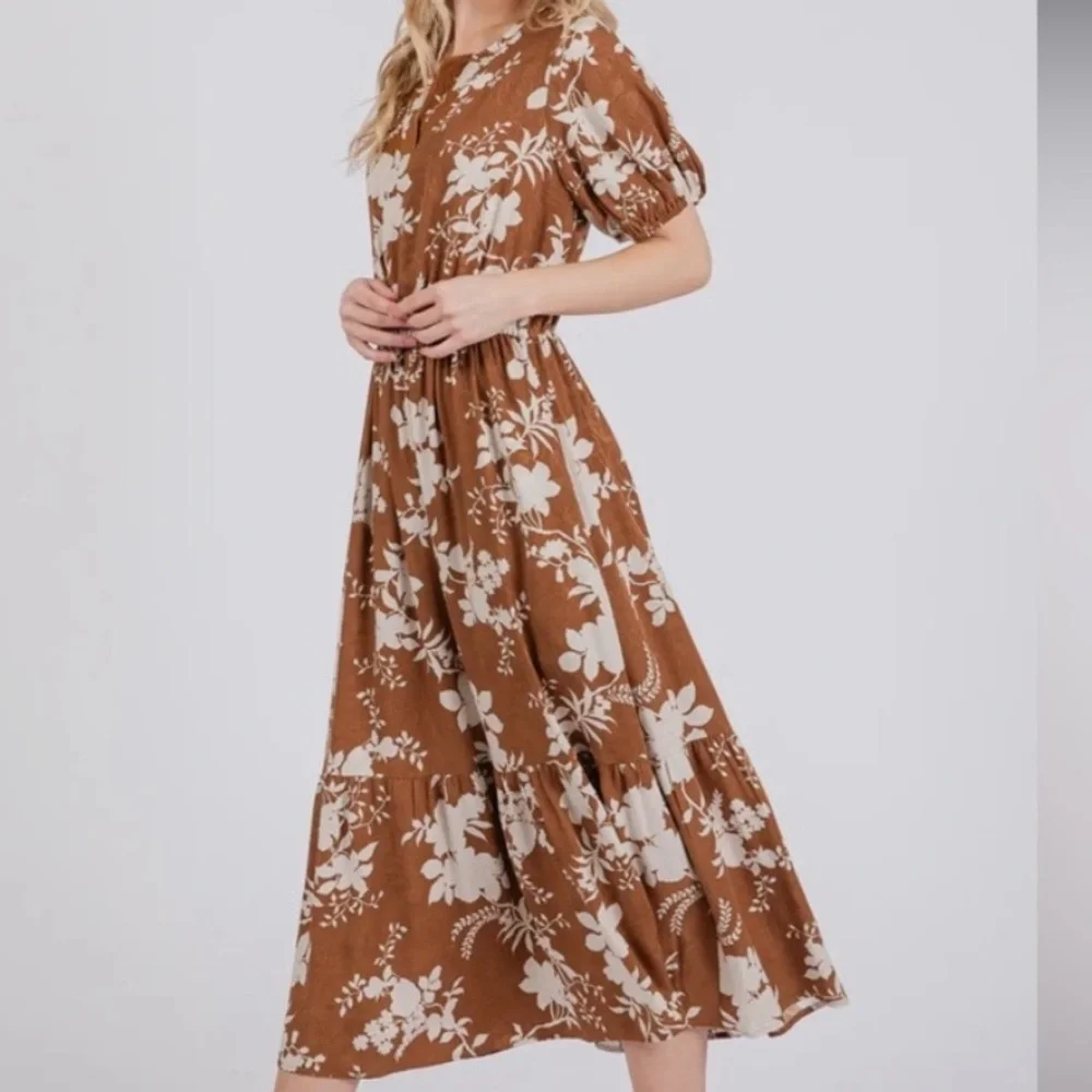 Absolutely Beautiful Floral Black and White Dress - Picture 7 of 7